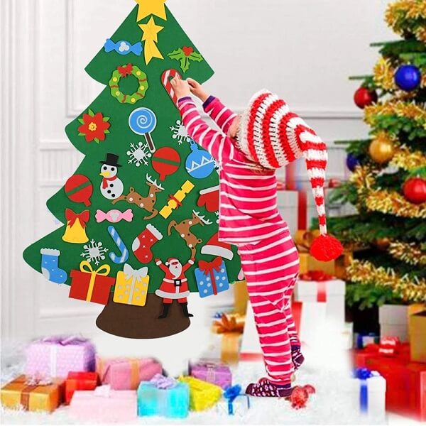 Felt Christmas tree with 33 decorations - Green