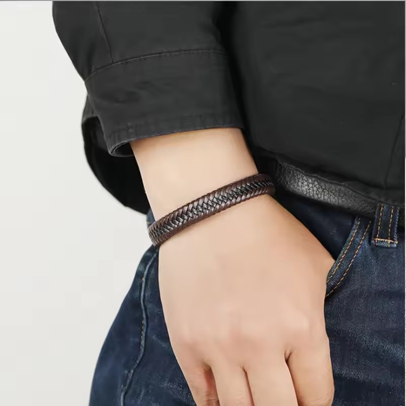 LU-33167 Bracelet - Black