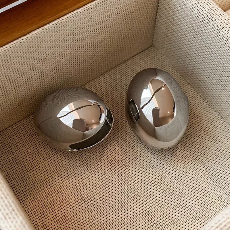 Retro Oval Earrings - Gold